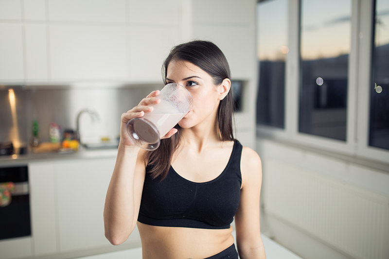 Tập Gym nên uống sữa gì để tăng cân, tăng cơ hiệu quả nhất