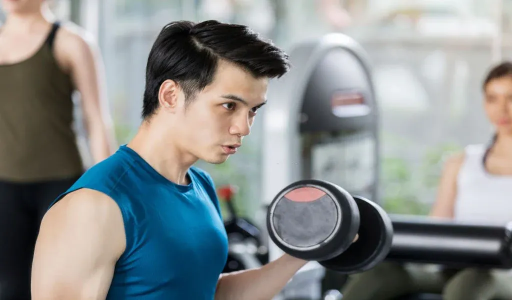Nguyên tắc phối hợp hít vào thở ra khi thực hiện bài tập thể hình