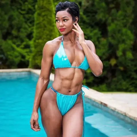 Con Gái Tập Gym 6 Múi